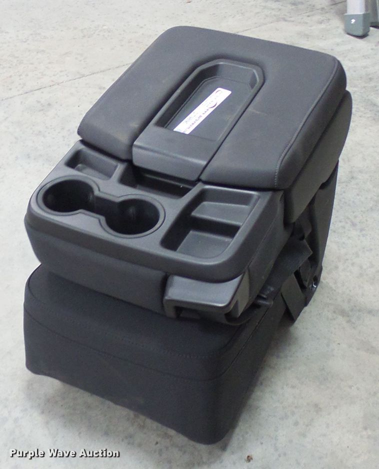 image for item DT9890 GMC center seat and console