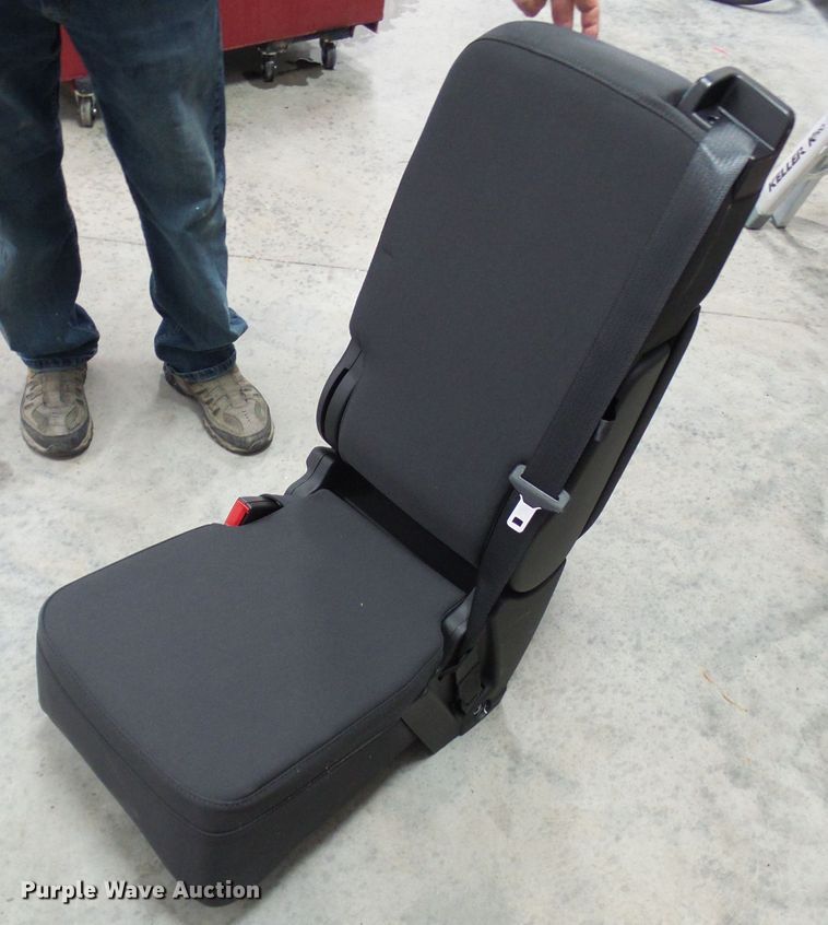 image for item DT9890 GMC center seat and console