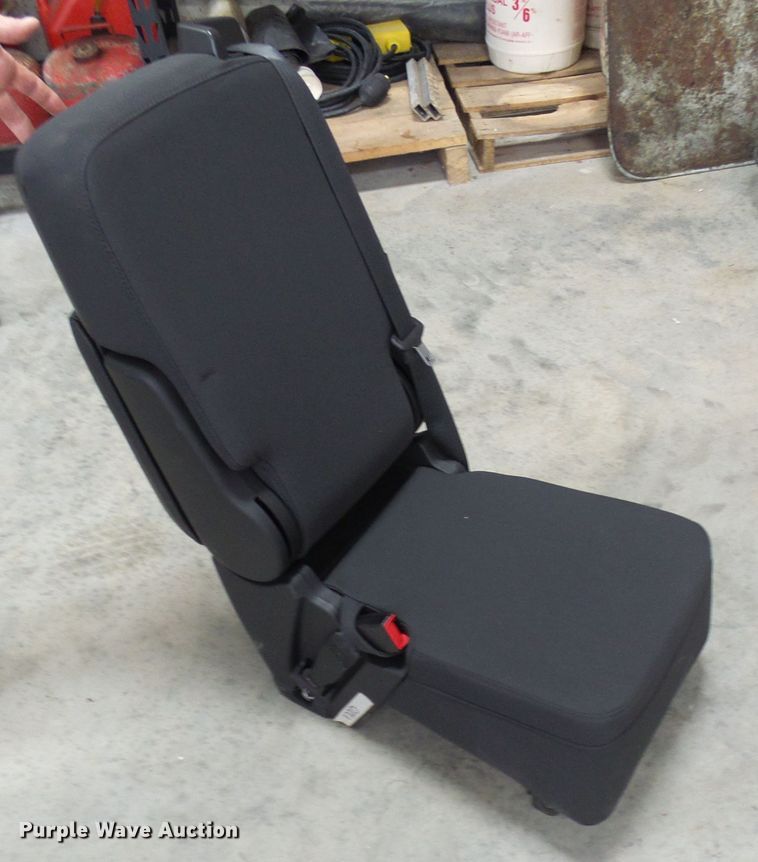 image for item DT9890 GMC center seat and console