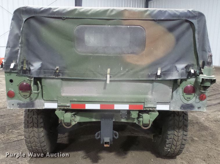 image for item EK9763 1989 Am General M998 Humvee  SUV