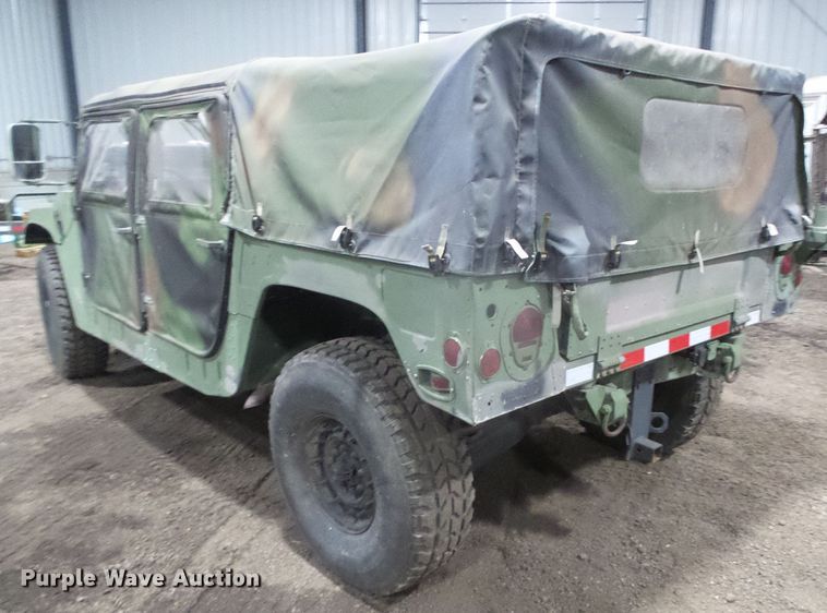 image for item EK9763 1989 Am General M998 Humvee  SUV