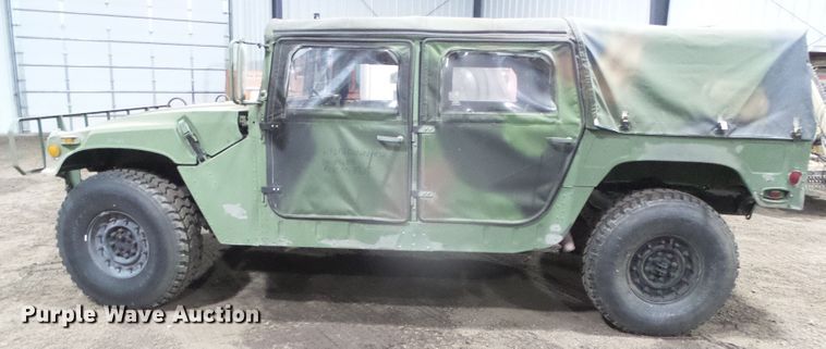 image for item EK9763 1989 Am General M998 Humvee  SUV
