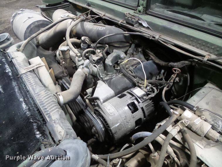 image for item EK9763 1989 Am General M998 Humvee  SUV