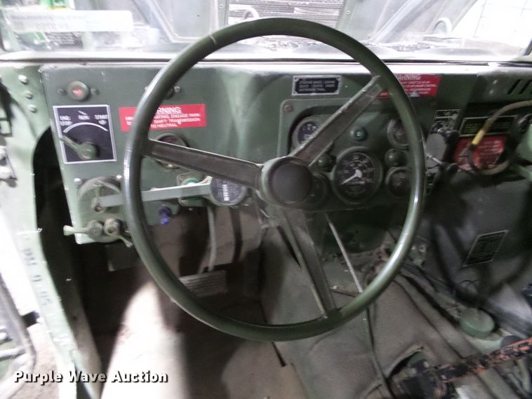 image for item EK9763 1989 Am General M998 Humvee  SUV