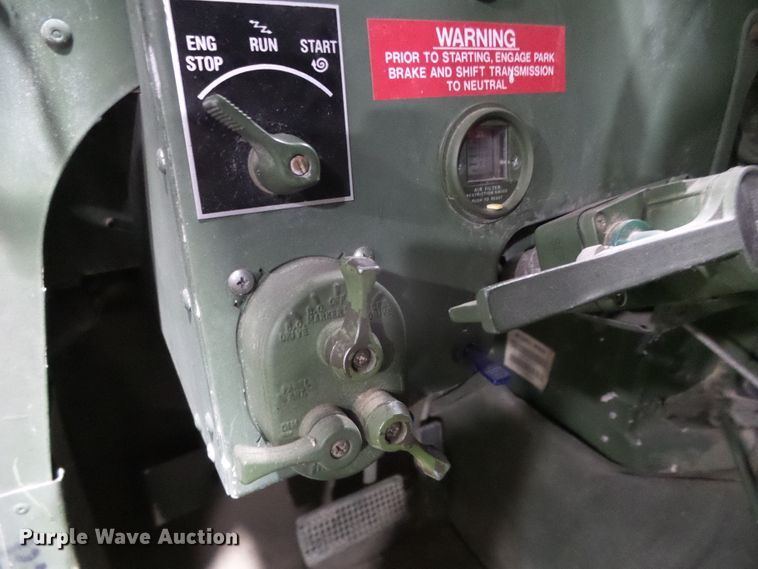 image for item EK9763 1989 Am General M998 Humvee  SUV