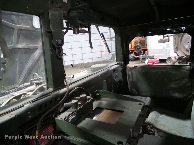 image for item EK9763 1989 Am General M998 Humvee  SUV