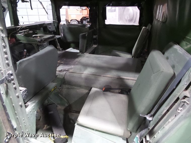 image for item EK9763 1989 Am General M998 Humvee  SUV