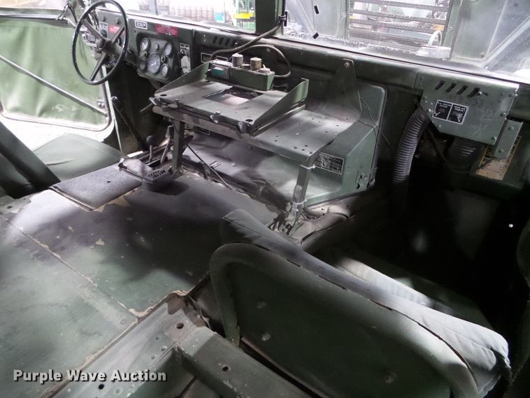 image for item EK9763 1989 Am General M998 Humvee  SUV