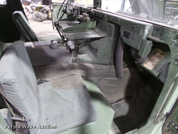 image for item EK9763 1989 Am General M998 Humvee  SUV