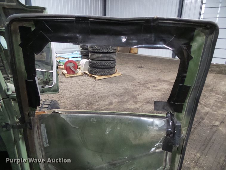 image for item EK9763 1989 Am General M998 Humvee  SUV