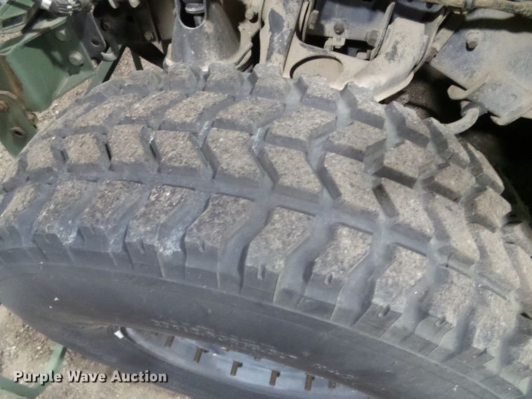 image for item EK9763 1989 Am General M998 Humvee  SUV