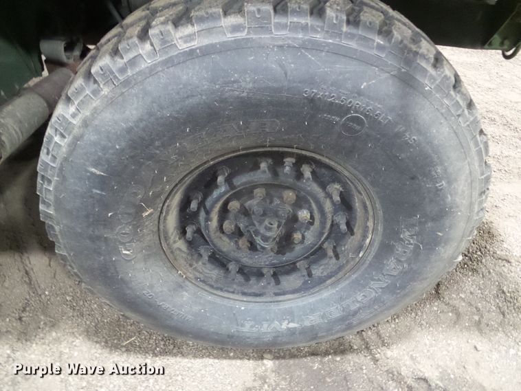 image for item EK9763 1989 Am General M998 Humvee  SUV