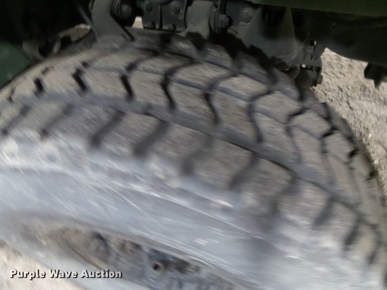 image for item EK9763 1989 Am General M998 Humvee  SUV