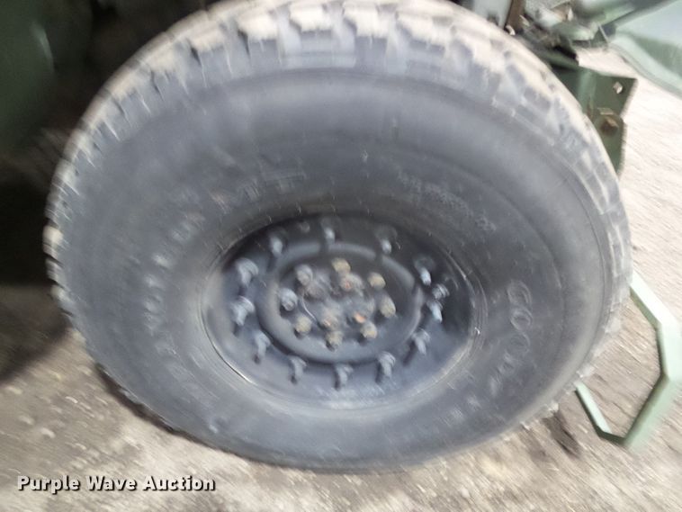 image for item EK9763 1989 Am General M998 Humvee  SUV