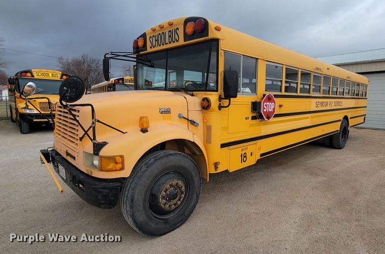 image for item FL9086 1999 International 3800  school bus