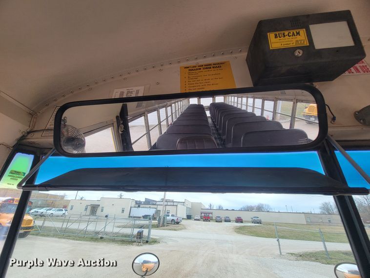 image for item FL9086 1999 International 3800  school bus