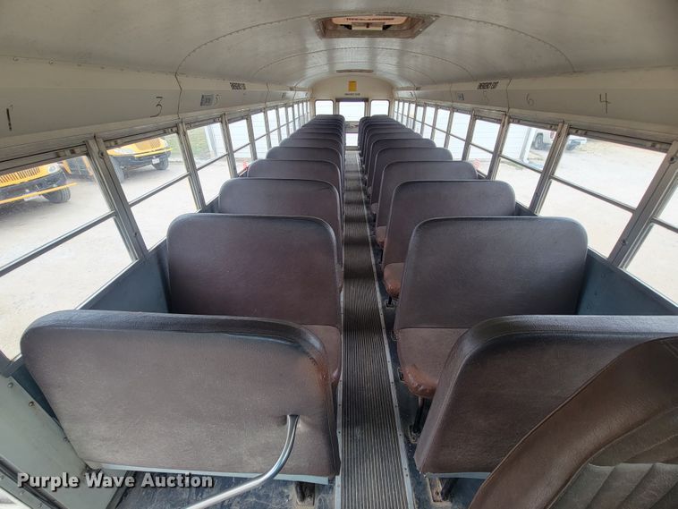 image for item FL9086 1999 International 3800  school bus