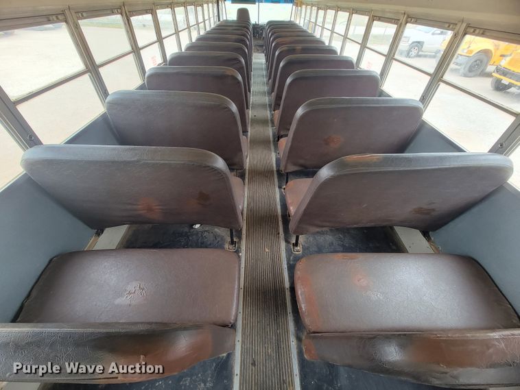 image for item FL9086 1999 International 3800  school bus