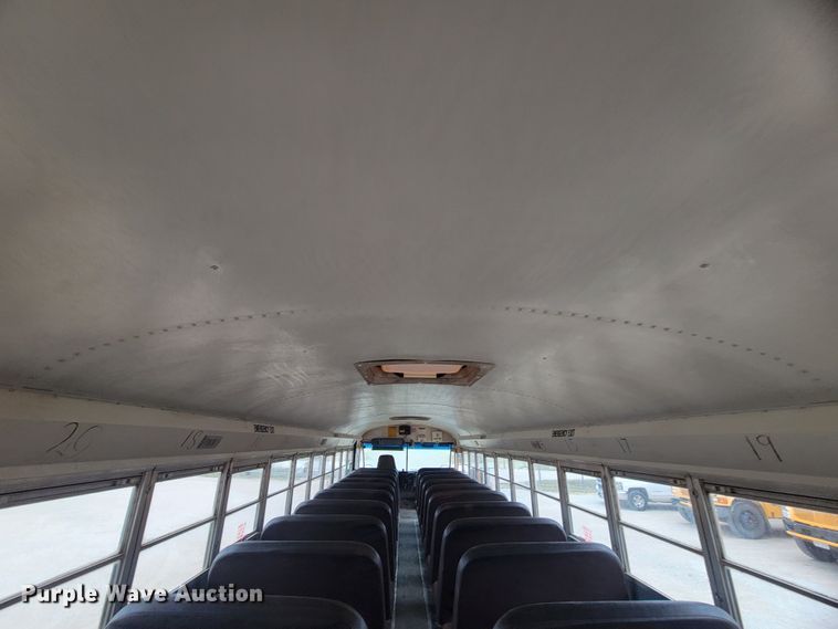 image for item FL9086 1999 International 3800  school bus