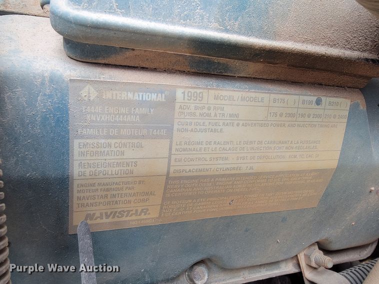 image for item FL9086 1999 International 3800  school bus