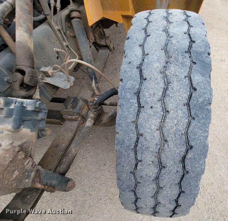 image for item FL9086 1999 International 3800  school bus