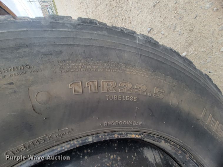 image for item FL9086 1999 International 3800  school bus