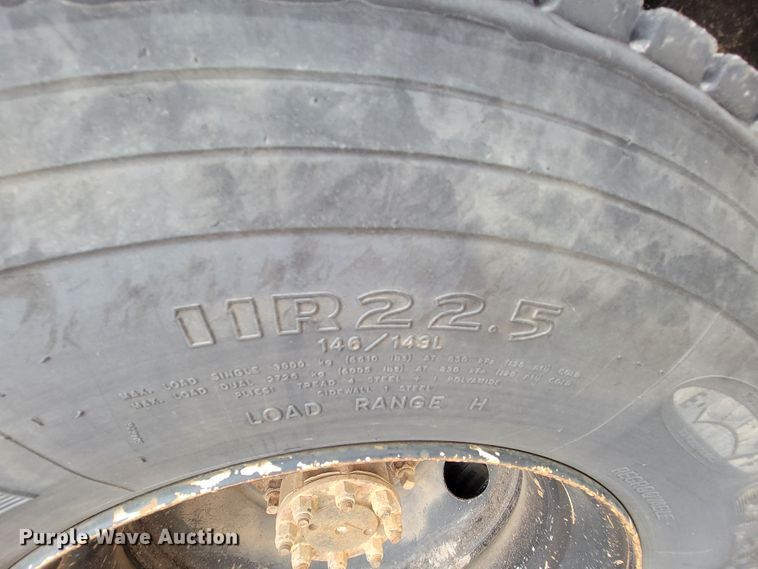 image for item FL9086 1999 International 3800  school bus