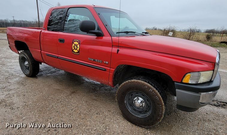 image for item FL9097 2001 Dodge Ram 1500  Quad Cab pickup truck