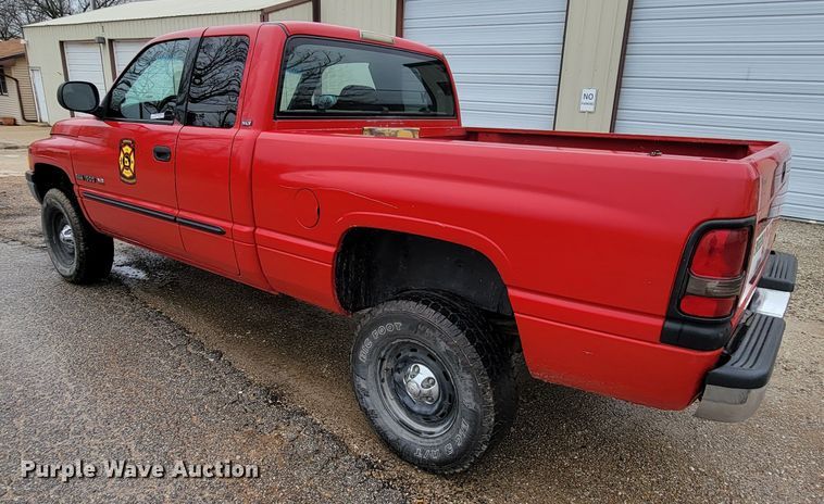 image for item FL9097 2001 Dodge Ram 1500  Quad Cab pickup truck