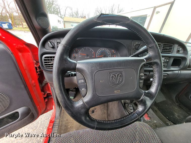 image for item FL9097 2001 Dodge Ram 1500  Quad Cab pickup truck