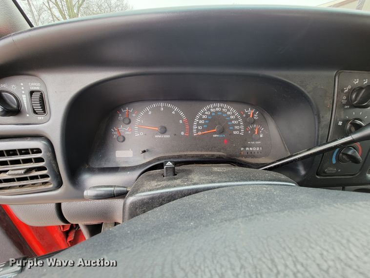 image for item FL9097 2001 Dodge Ram 1500  Quad Cab pickup truck