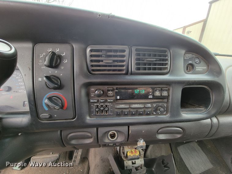 image for item FL9097 2001 Dodge Ram 1500  Quad Cab pickup truck