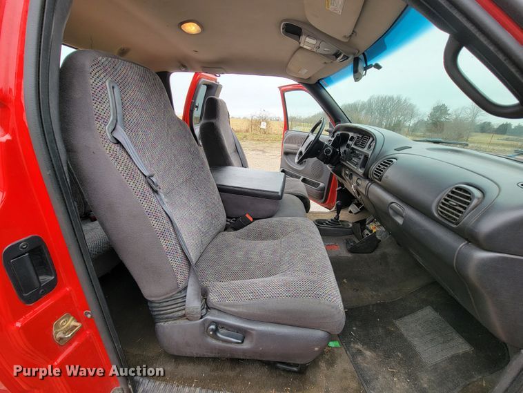 image for item FL9097 2001 Dodge Ram 1500  Quad Cab pickup truck