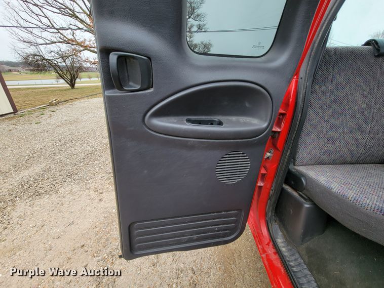 image for item FL9097 2001 Dodge Ram 1500  Quad Cab pickup truck