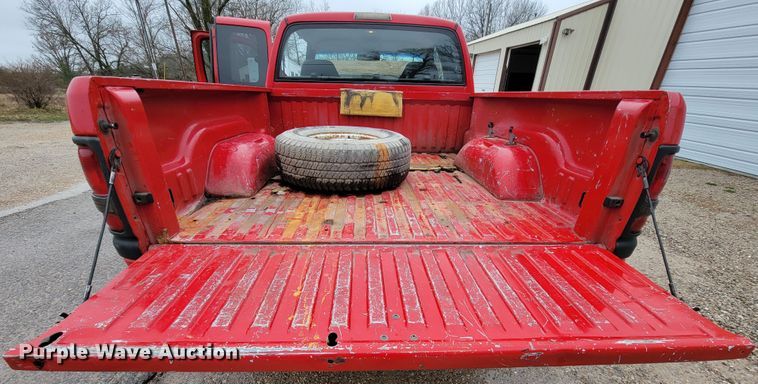 image for item FL9097 2001 Dodge Ram 1500  Quad Cab pickup truck
