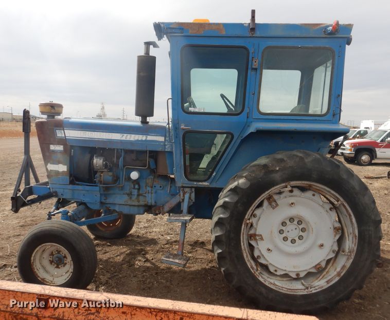 image for item HL9693 1975 Ford 7000  tractor