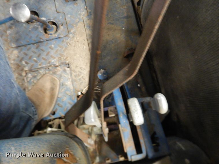 image for item HL9693 1975 Ford 7000  tractor