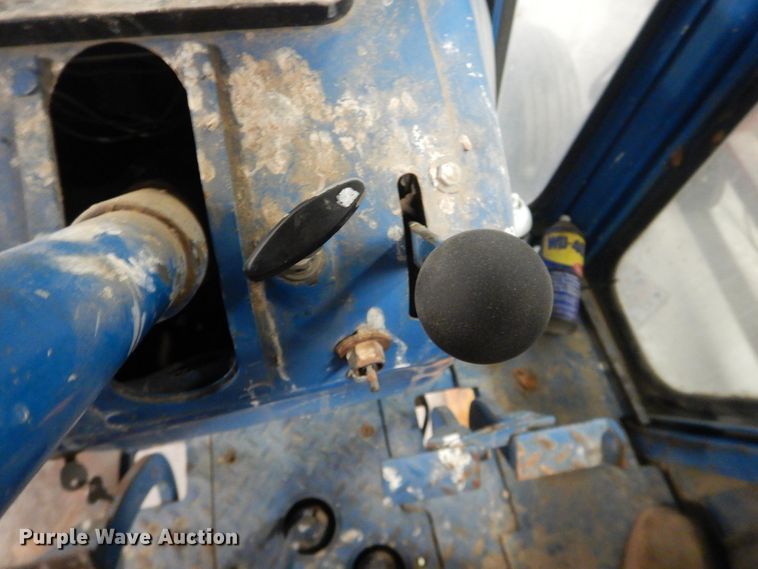 image for item HL9693 1975 Ford 7000  tractor