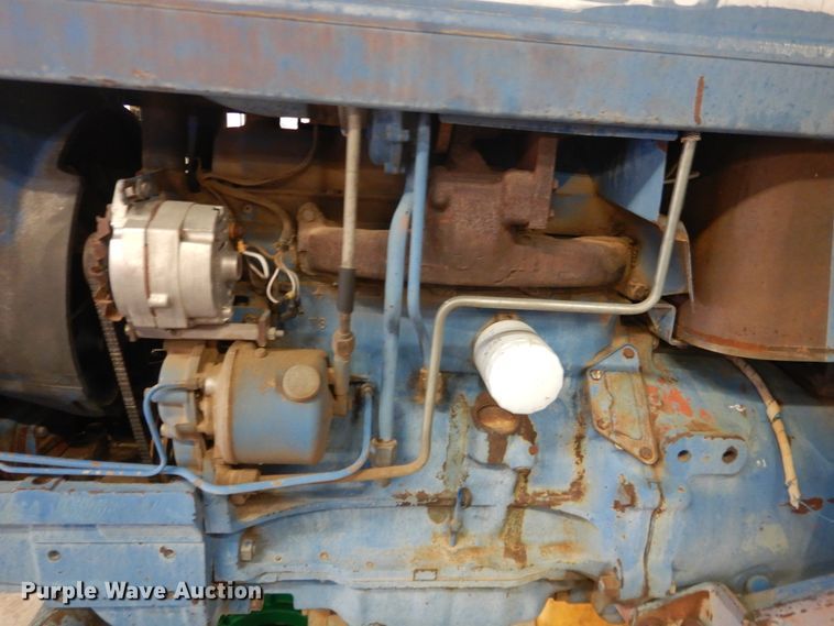 image for item HL9693 1975 Ford 7000  tractor