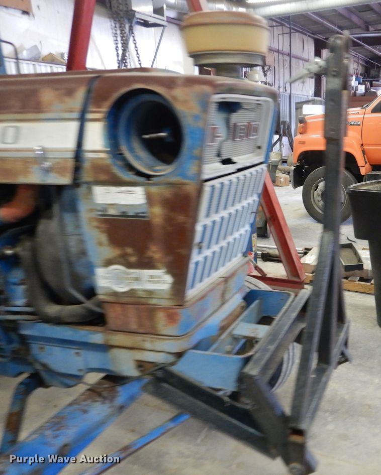 image for item HL9693 1975 Ford 7000  tractor