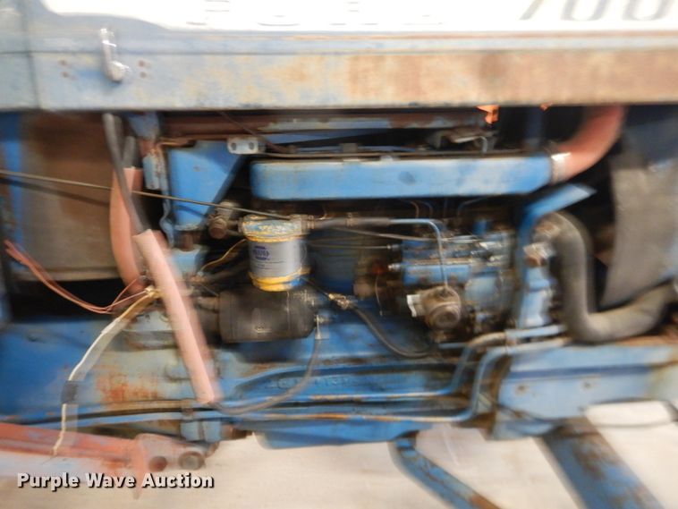 image for item HL9693 1975 Ford 7000  tractor