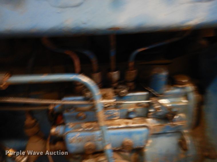 image for item HL9693 1975 Ford 7000  tractor