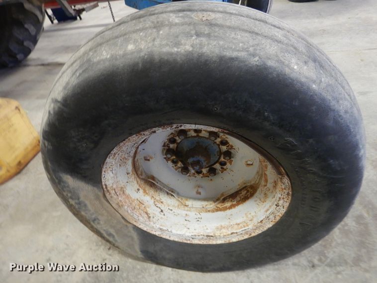 image for item HL9693 1975 Ford 7000  tractor