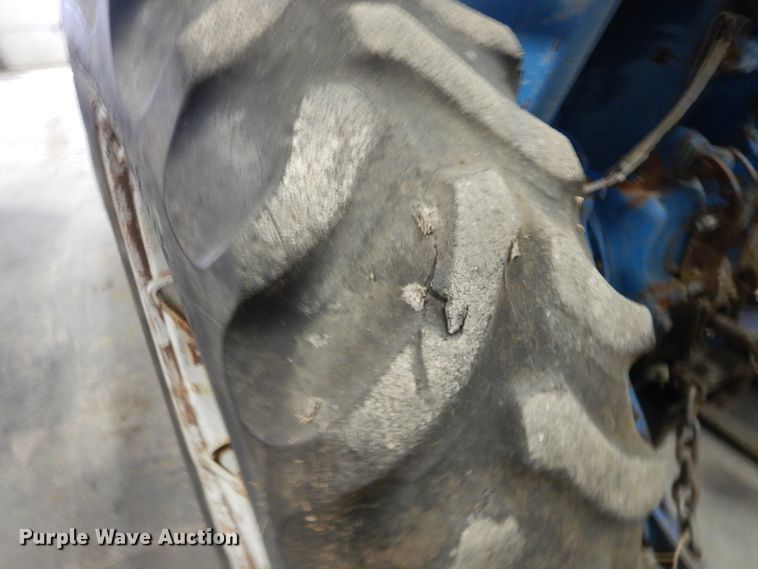 image for item HL9693 1975 Ford 7000  tractor