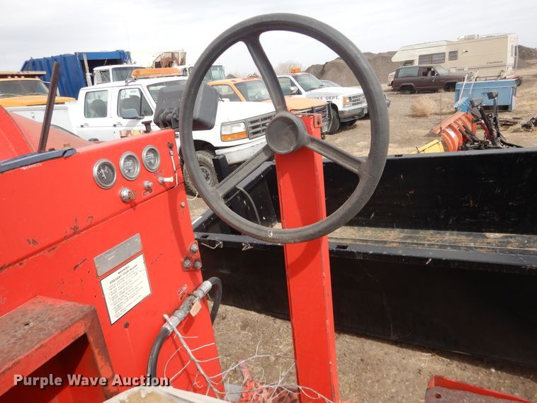 image for item HL9699 FMC 100K-300G orchard sprayer