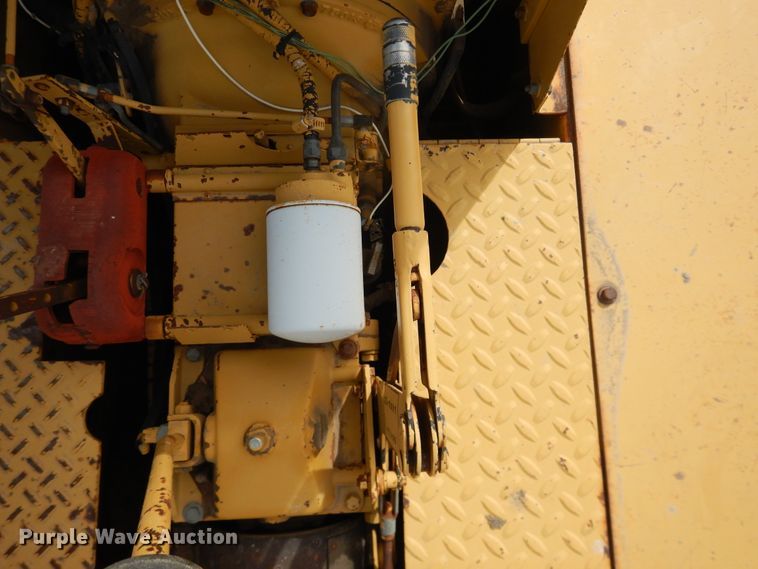 image for item HL9705 1990 Caterpillar PS-130  pneumatic roller