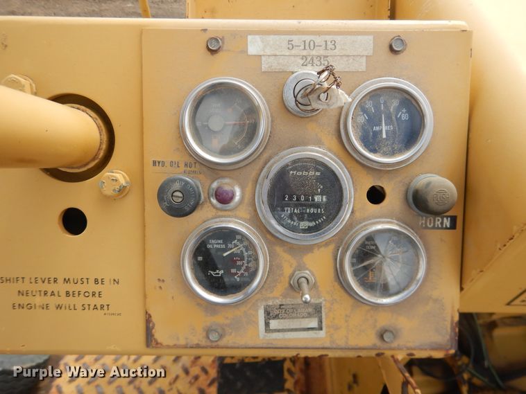 image for item HL9705 1990 Caterpillar PS-130  pneumatic roller