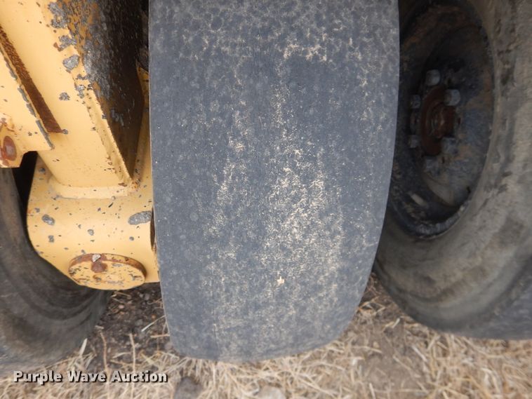 image for item HL9705 1990 Caterpillar PS-130  pneumatic roller