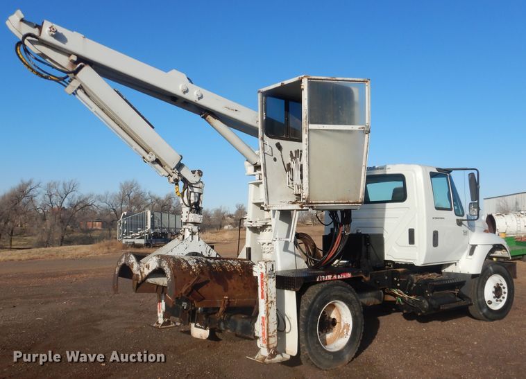 image for item HL9730 2003 International 7400  grapple loader truck