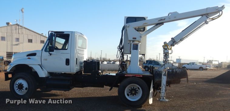 image for item HL9730 2003 International 7400  grapple loader truck